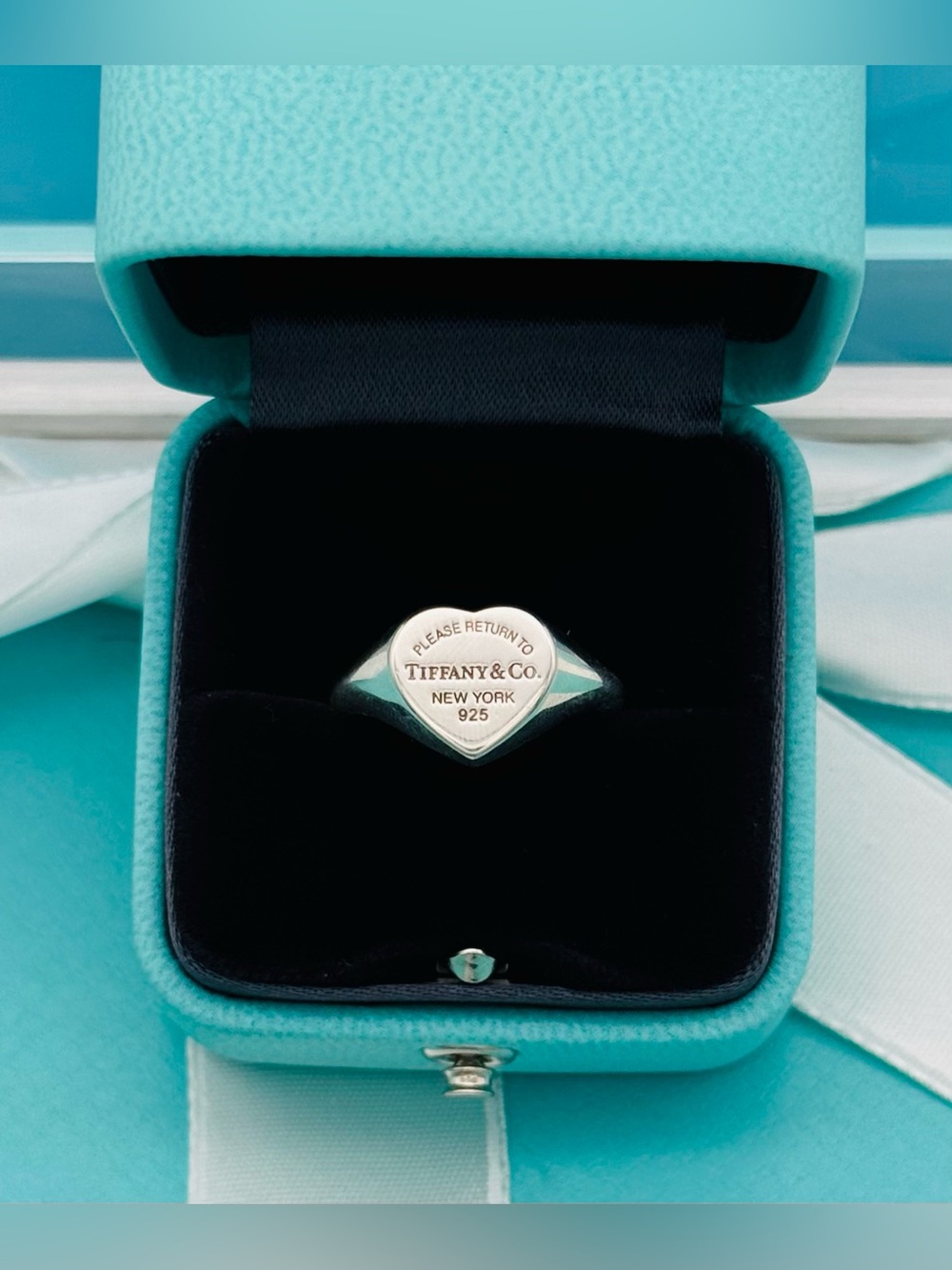 Size 7 Return to Tiffany Heart Signet Ring in Sterling Silver